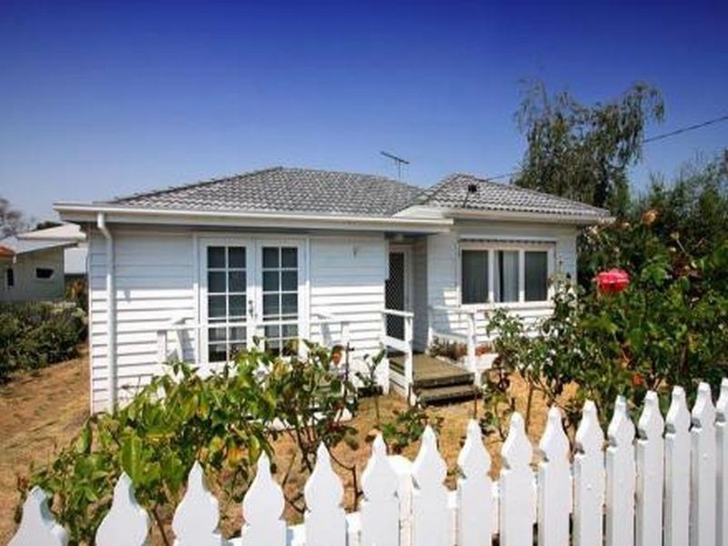 24 Kent Street, Mornington VIC 3931