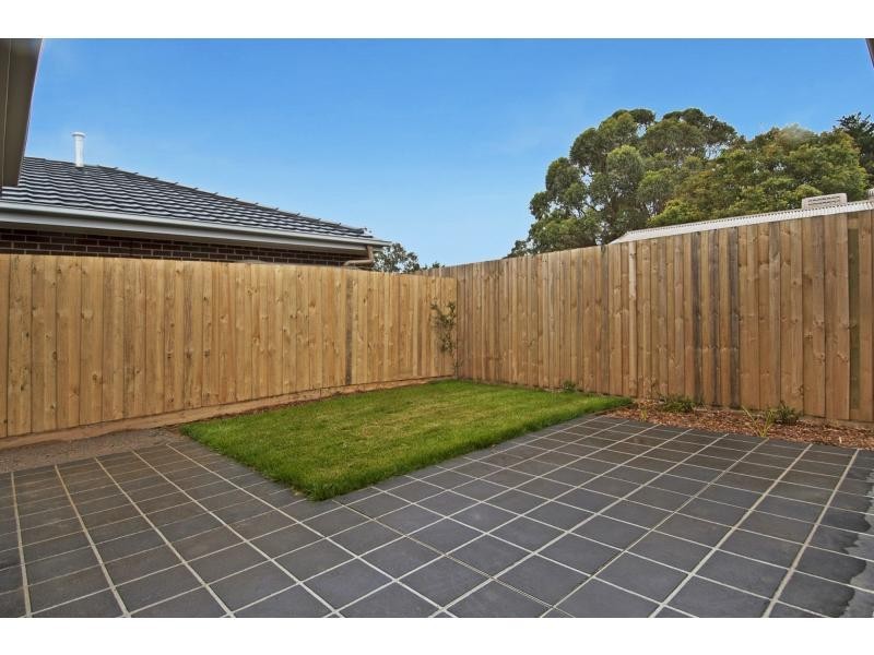 2/1 Reservoir Road, Frankston VIC 3199