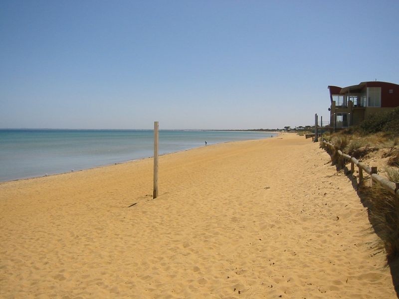 2/1 Reservoir Road, Frankston VIC 3199