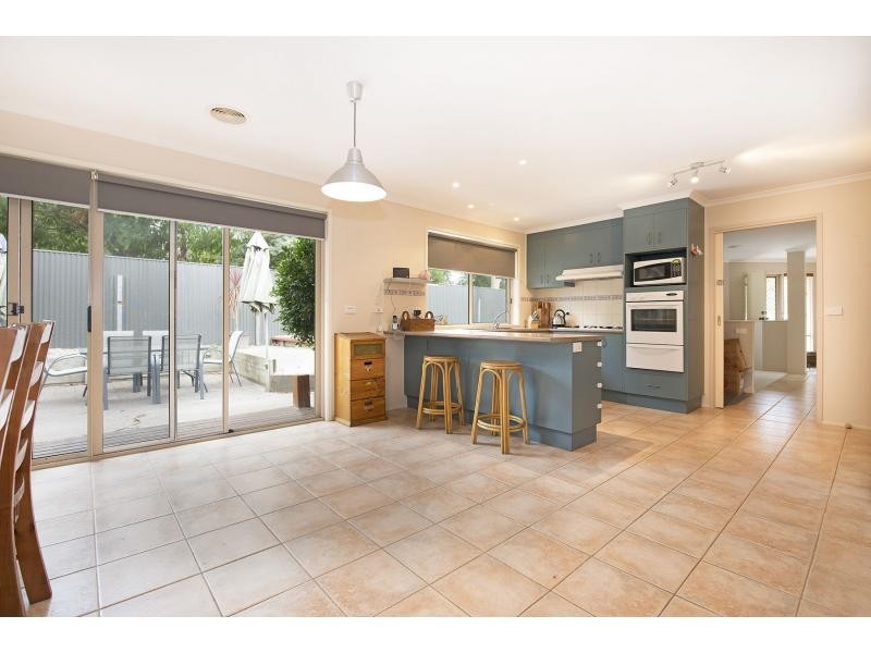 2 Harrap Road, Mornington VIC 3931