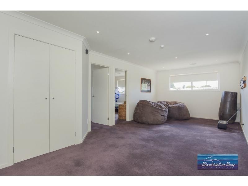 15 Hutson Way, Mount Martha VIC 3934