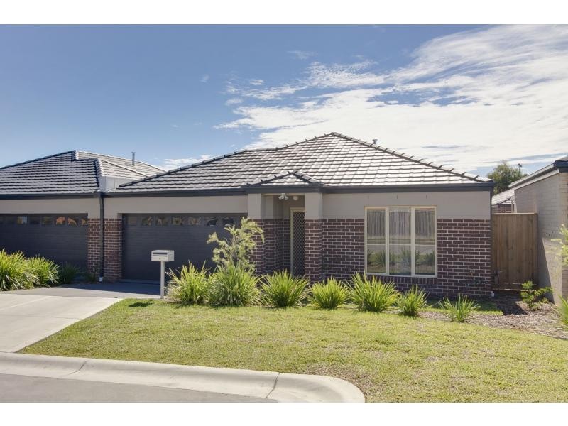 9/8 Tangerine Ct, Mount Martha VIC 3934