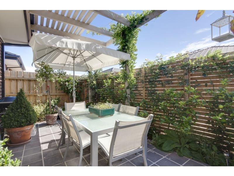 9/8 Tangerine Ct, Mount Martha VIC 3934