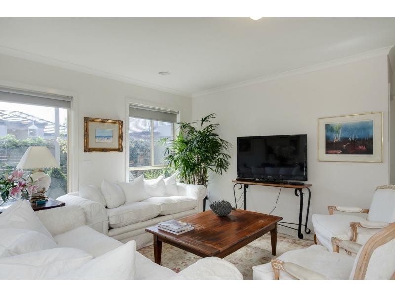 9/8 Tangerine Ct, Mount Martha VIC 3934