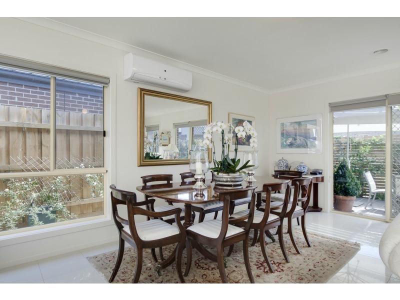 9/8 Tangerine Ct, Mount Martha VIC 3934