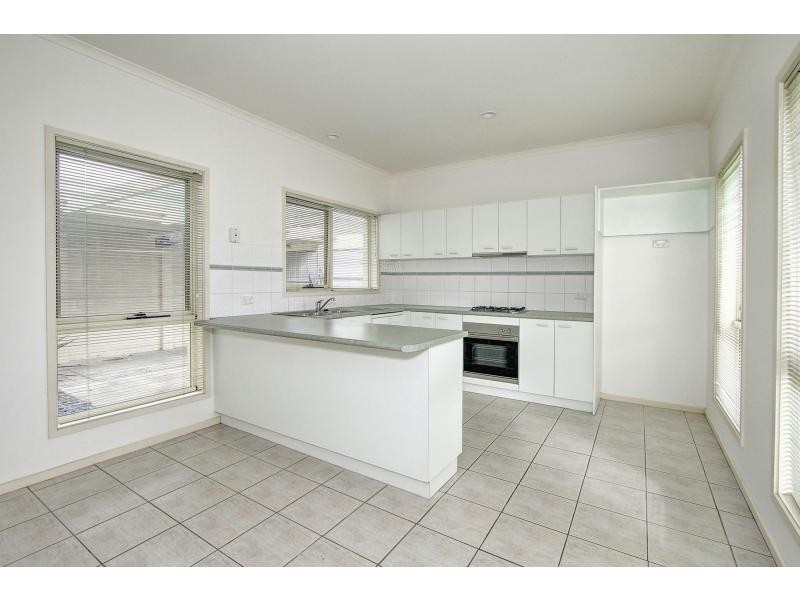 1/42 Shandon Street, Mornington VIC 3931