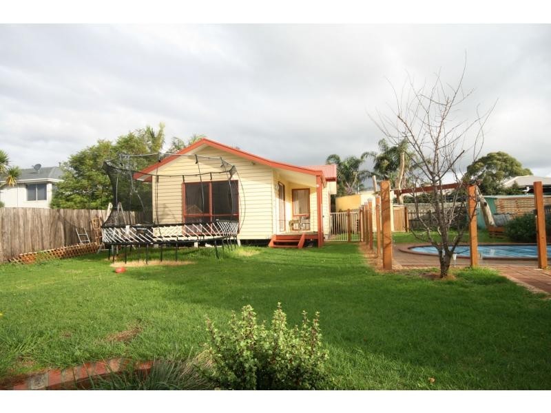 23 Ellinbank Crescent, Mornington VIC 3931