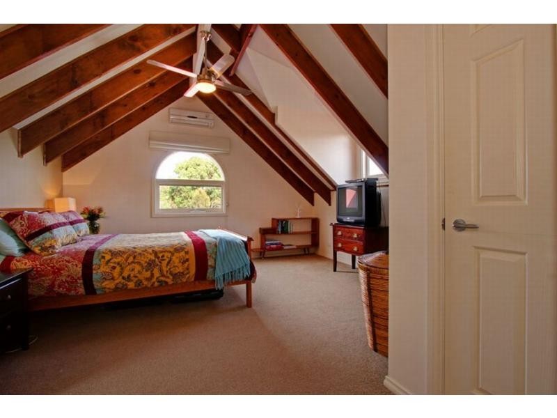 5 Oak Grove, Mount Martha VIC 3934