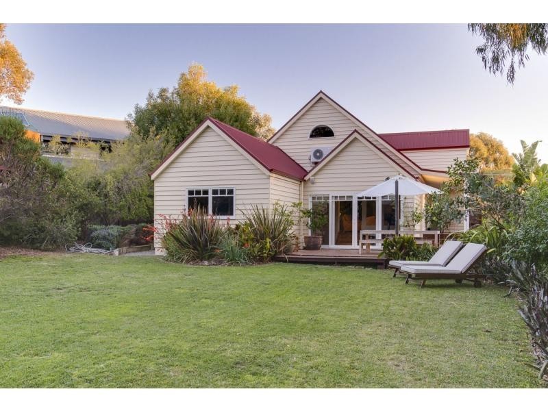 5 Oak Grove, Mount Martha VIC 3934