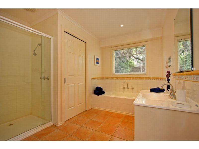 5 Oak Grove, Mount Martha VIC 3934