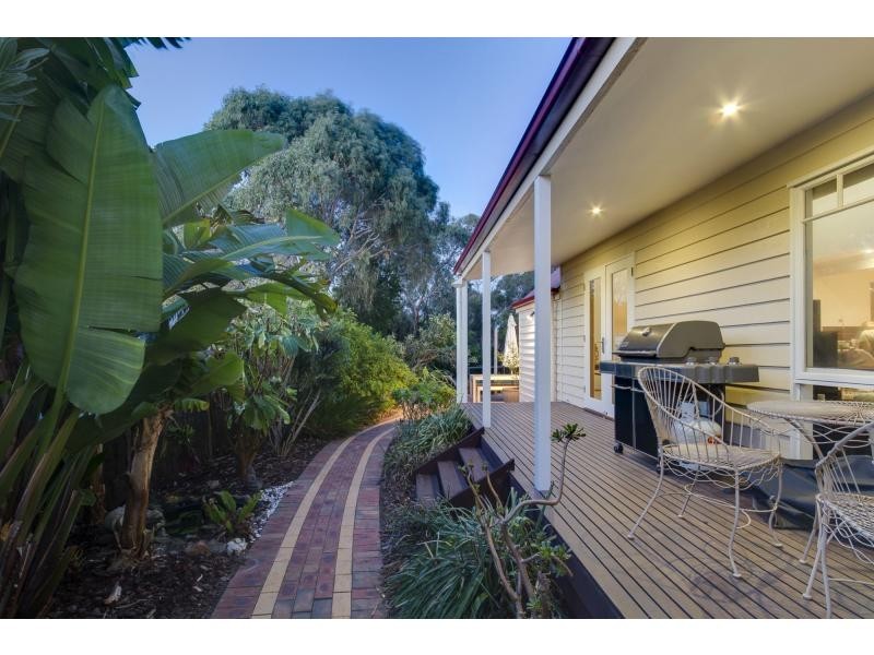 5 Oak Grove, Mount Martha VIC 3934