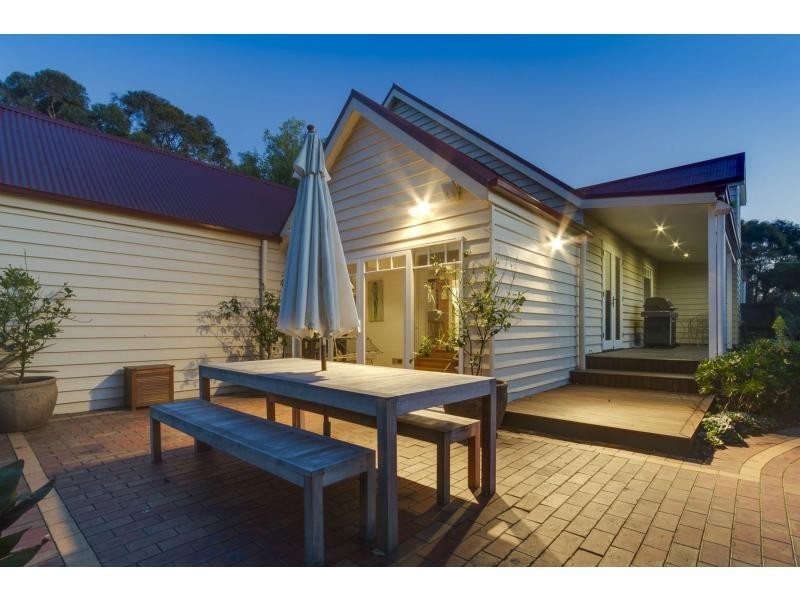 5 Oak Grove, Mount Martha VIC 3934