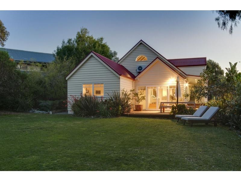 5 Oak Grove, Mount Martha VIC 3934