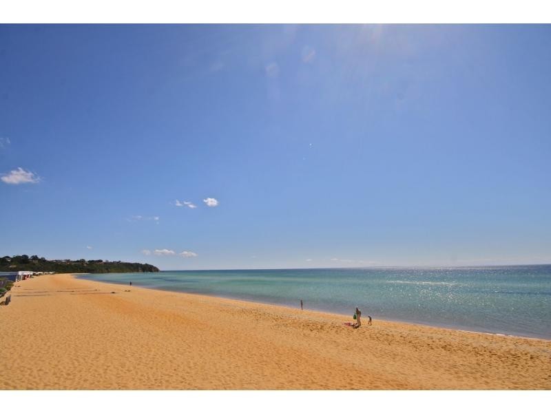 1 Harrap Road, Mount Martha VIC 3934