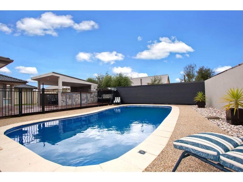 5 John William Drive, Mount Martha VIC 3934