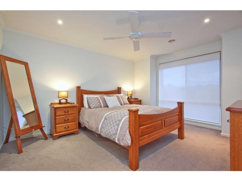 5 John William Drive, Mount Martha VIC 3934