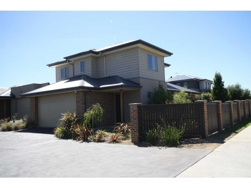 2/167 Bentons Road, Mornington VIC 3931