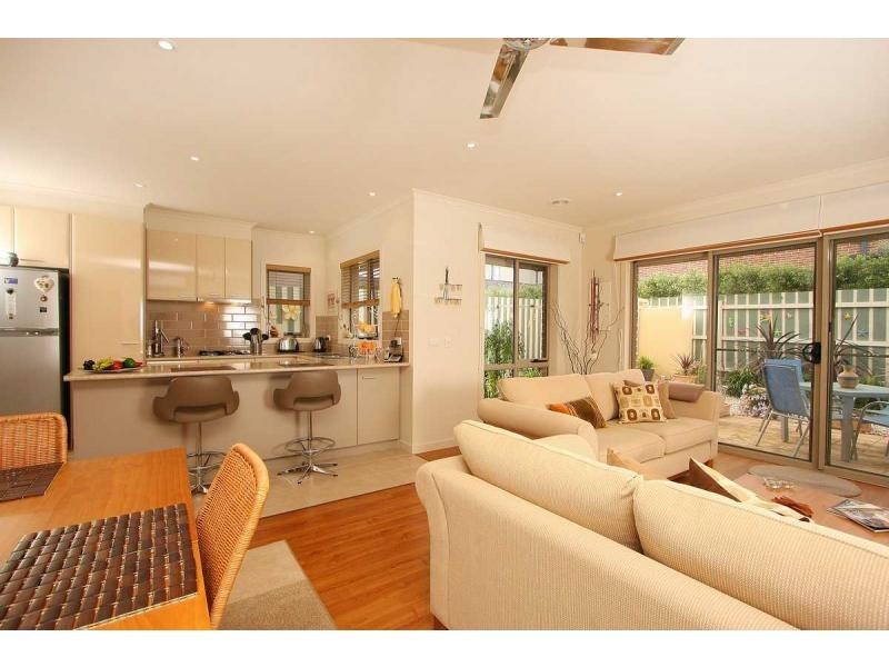 2/167 Bentons Road, Mornington VIC 3931