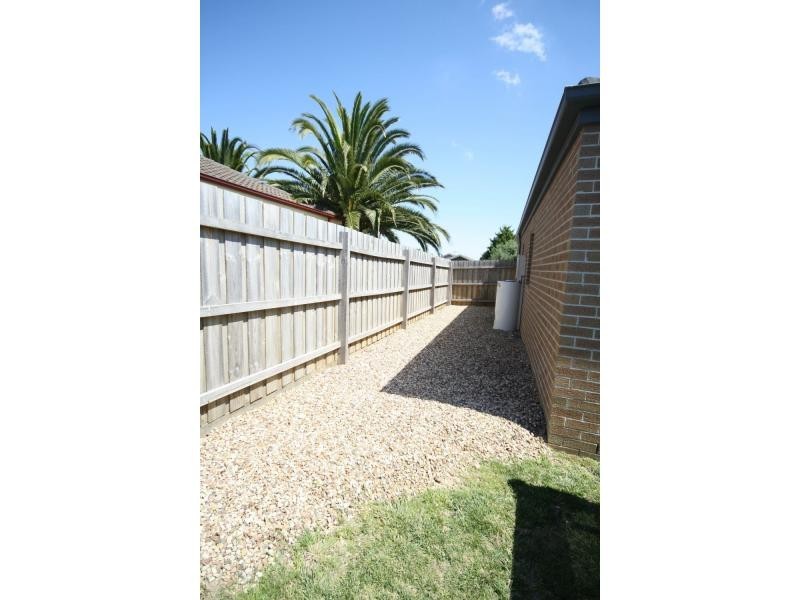 1 Flora Road, Mount Martha VIC 3934