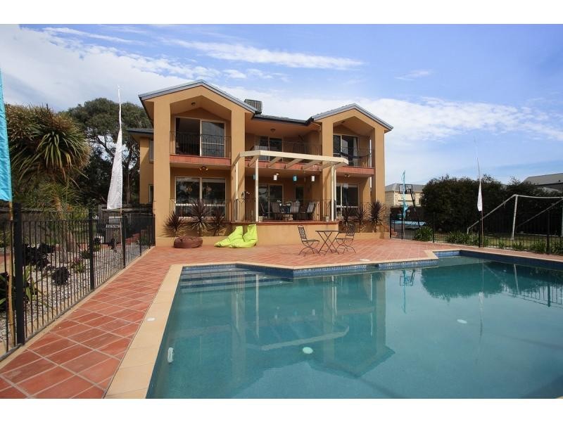 4 Ferne Place, Mount Martha VIC 3934