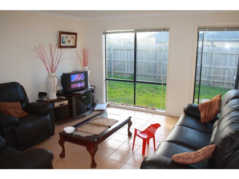 8 Little Acre Close, Langwarrin VIC 3910