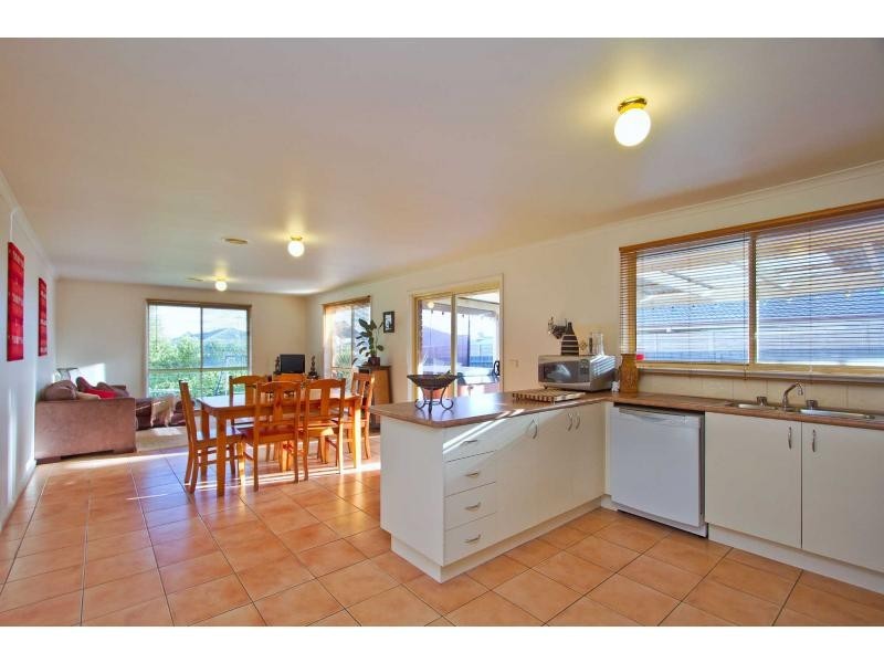 44 Caversham Drive, Mornington VIC 3931