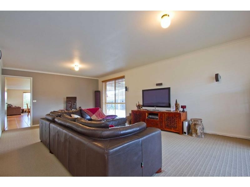 44 Caversham Drive, Mornington VIC 3931