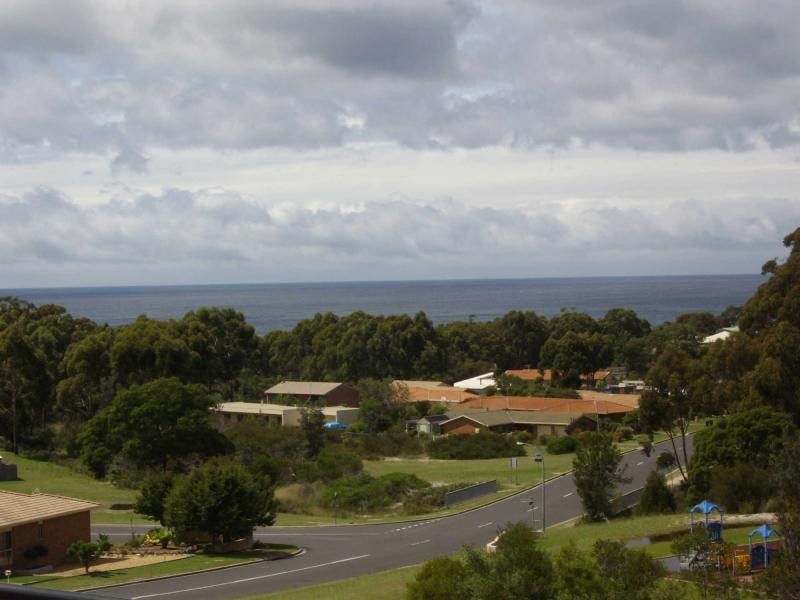 4B Elizabeth Parade, Tura Beach NSW 2548