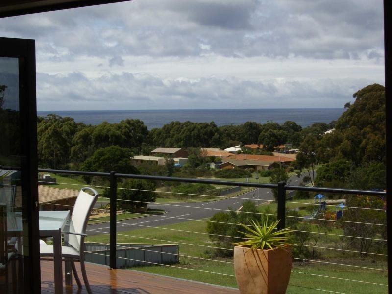 4B Elizabeth Parade, Tura Beach NSW 2548