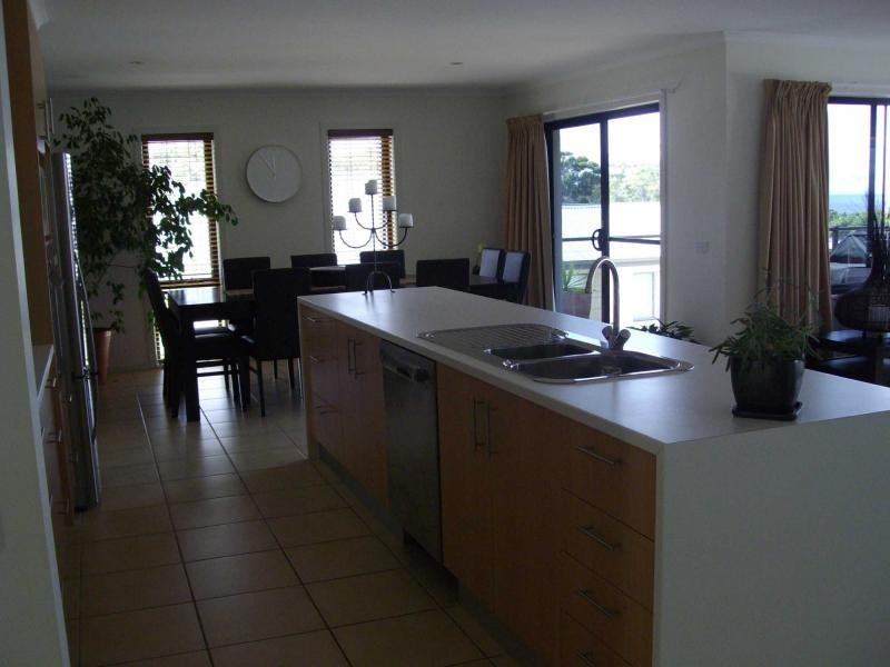 4B Elizabeth Parade, Tura Beach NSW 2548