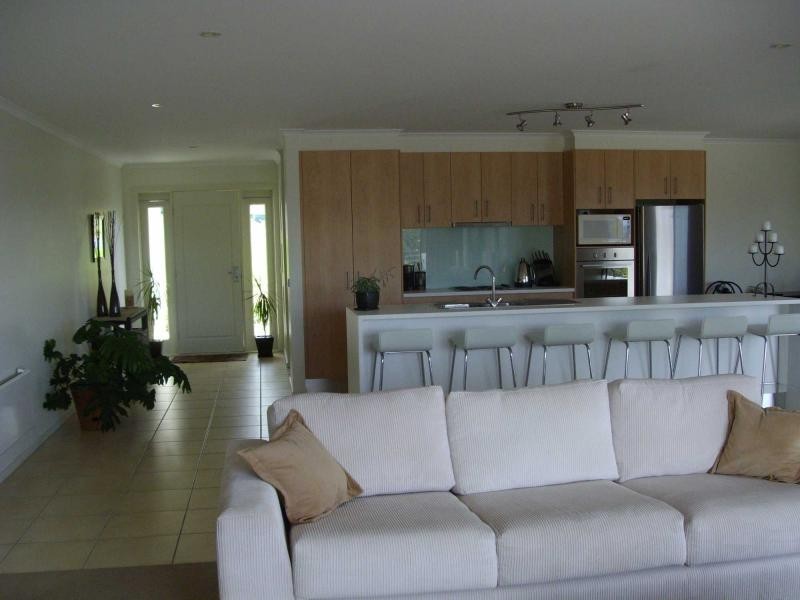 4B Elizabeth Parade, Tura Beach NSW 2548