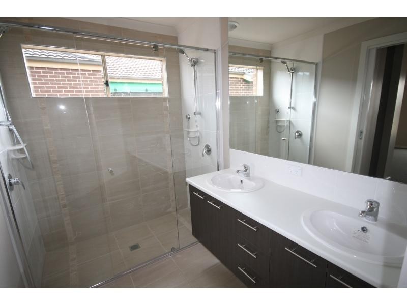 36 Marthas Ridge Dr, Mount Martha VIC 3934