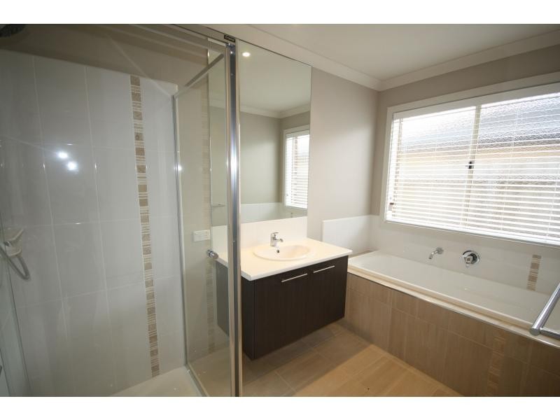 36 Marthas Ridge Dr, Mount Martha VIC 3934