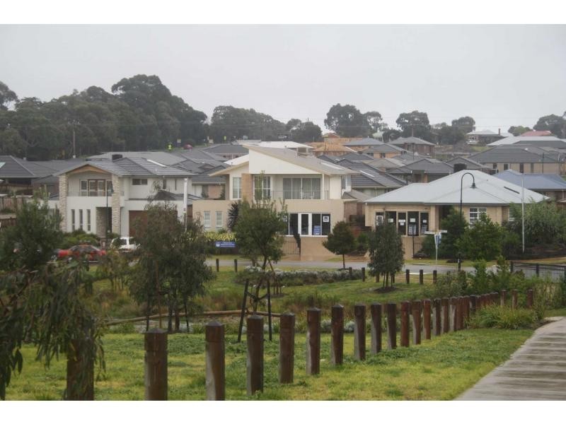 36 Marthas Ridge Dr, Mount Martha VIC 3934