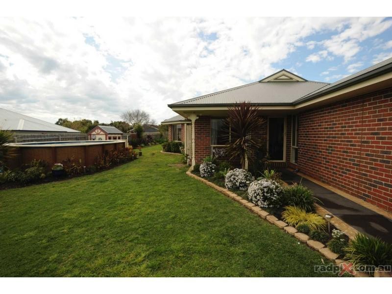 33 Veda Avenue, Mount Martha VIC 3934