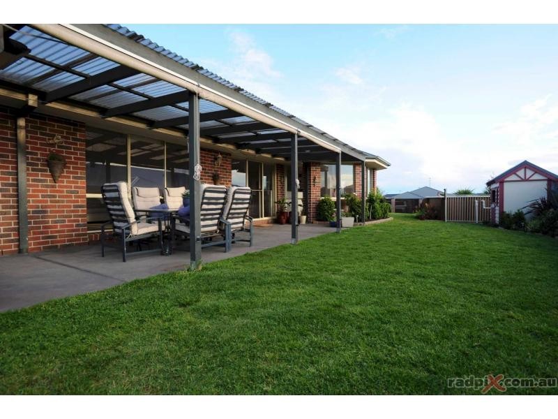 33 Veda Avenue, Mount Martha VIC 3934