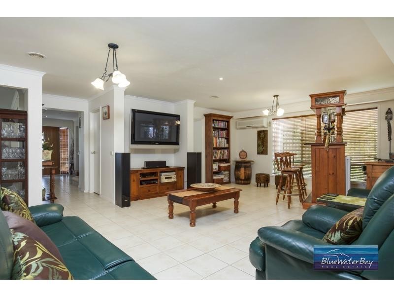 11 Chadacre Place, Mornington VIC 3931