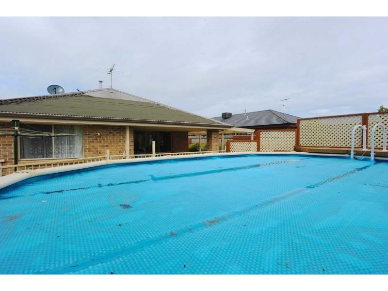 10 John William, Mount Martha VIC 3934