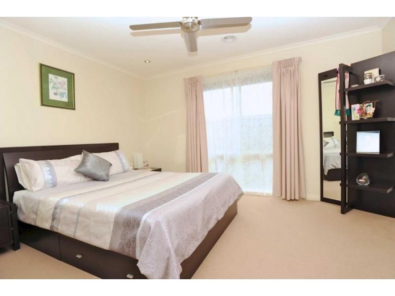 10 John William, Mount Martha VIC 3934