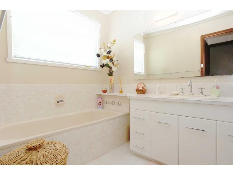 19 Butler Avenue, Mornington VIC 3931