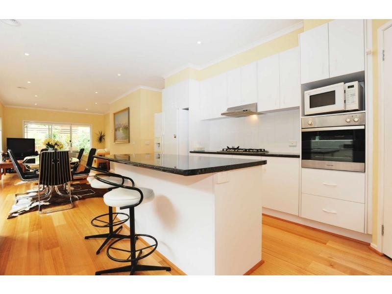 15 Tyalla Grove, Mornington VIC 3931