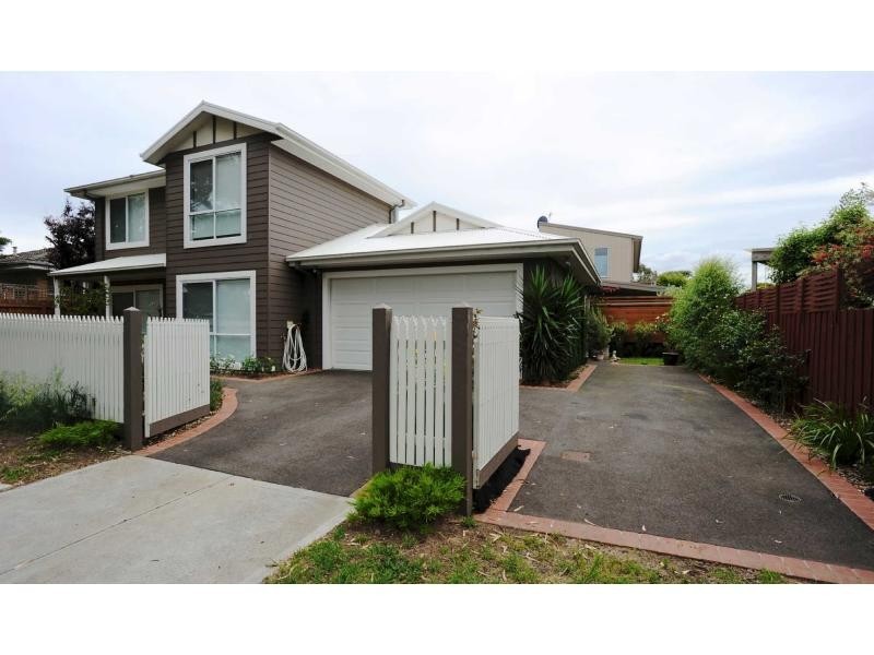 15 Tyalla Grove, Mornington VIC 3931