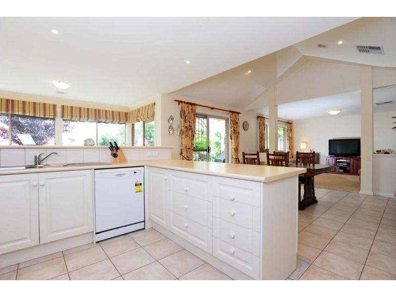 21 Caversham Drive, Mornington VIC 3931