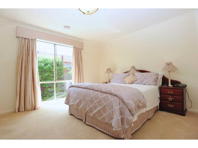 21 Caversham Drive, Mornington VIC 3931