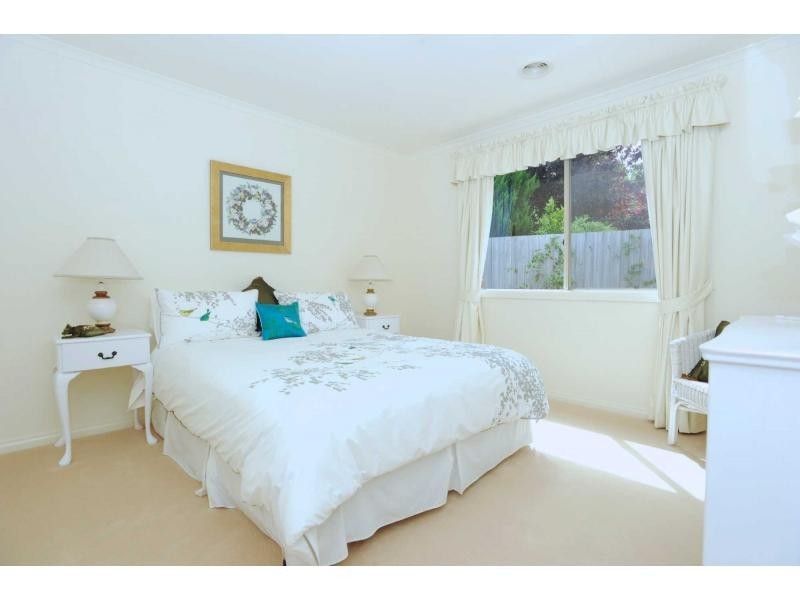 21 Caversham Drive, Mornington VIC 3931