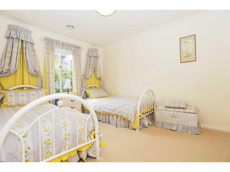 21 Caversham Drive, Mornington VIC 3931