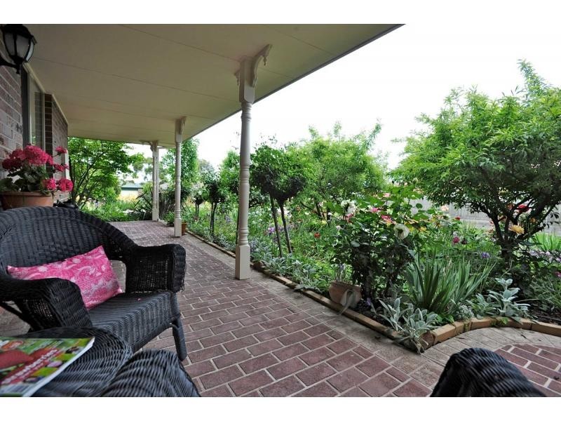 21 Caversham Drive, Mornington VIC 3931