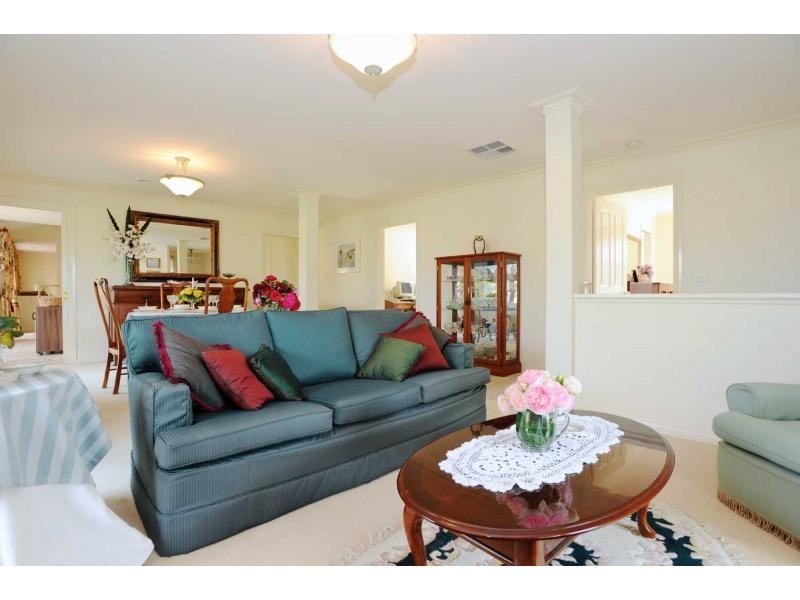 21 Caversham Drive, Mornington VIC 3931