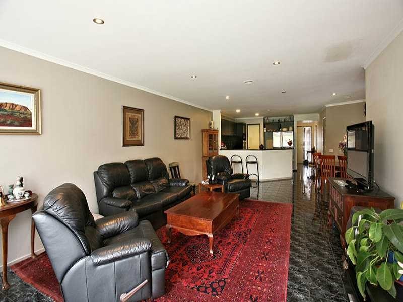 11 Manna Gum Close, Mornington VIC 3931