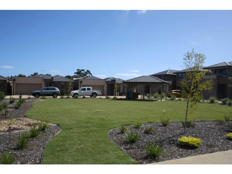 15/27 Green Island Avenue, Mount Martha VIC 3934